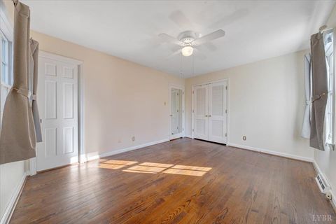 Tiny photo for 1005 Williamsburg Place, Lynchburg, VA 24503 (MLS # 363802)