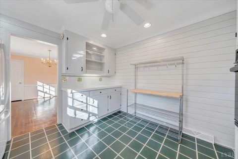 Tiny photo for 1005 Williamsburg Place, Lynchburg, VA 24503 (MLS # 363802)