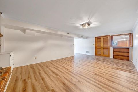 Tiny photo for 1005 Williamsburg Place, Lynchburg, VA 24503 (MLS # 363802)