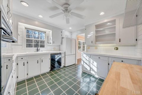 Tiny photo for 1005 Williamsburg Place, Lynchburg, VA 24503 (MLS # 363802)