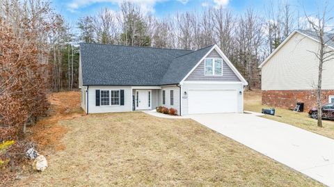 Tiny photo for 521 mantle Drive, Rustburg, VA 24588 (MLS # 364715)