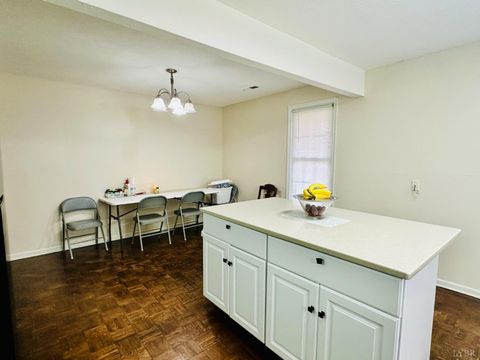 Tiny photo for 2111 GRACE STREET St, Lynchburg, VA 24504 (MLS # 364859)