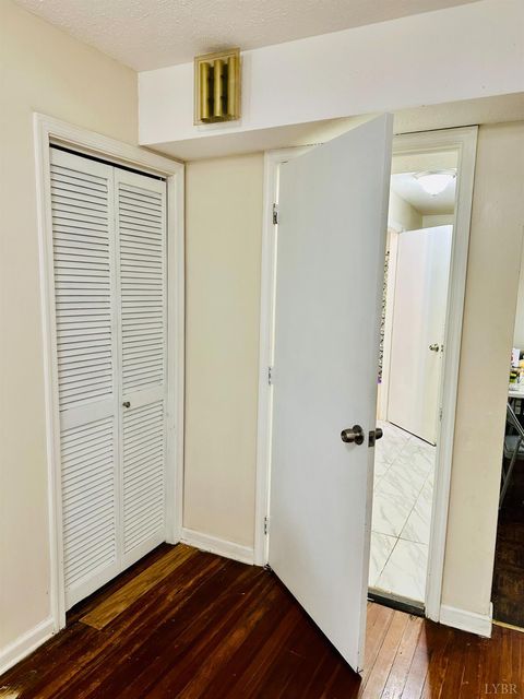 Tiny photo for 2111 GRACE STREET St, Lynchburg, VA 24504 (MLS # 364859)