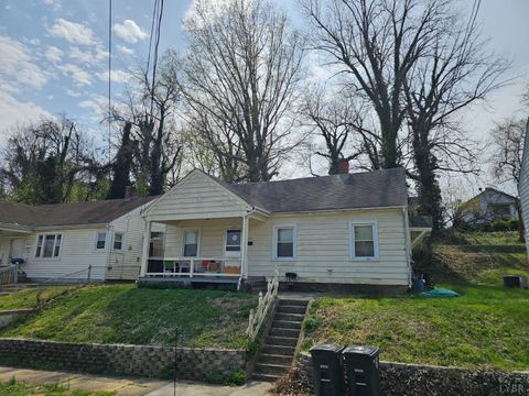 Photo of 829 Centerdale Street, Lynchburg, VA 24501 (MLS # 365369)