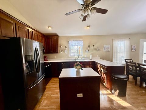 Tiny photo for 1238 Jopling Road, Bedford, VA 24523 (MLS # 364400)