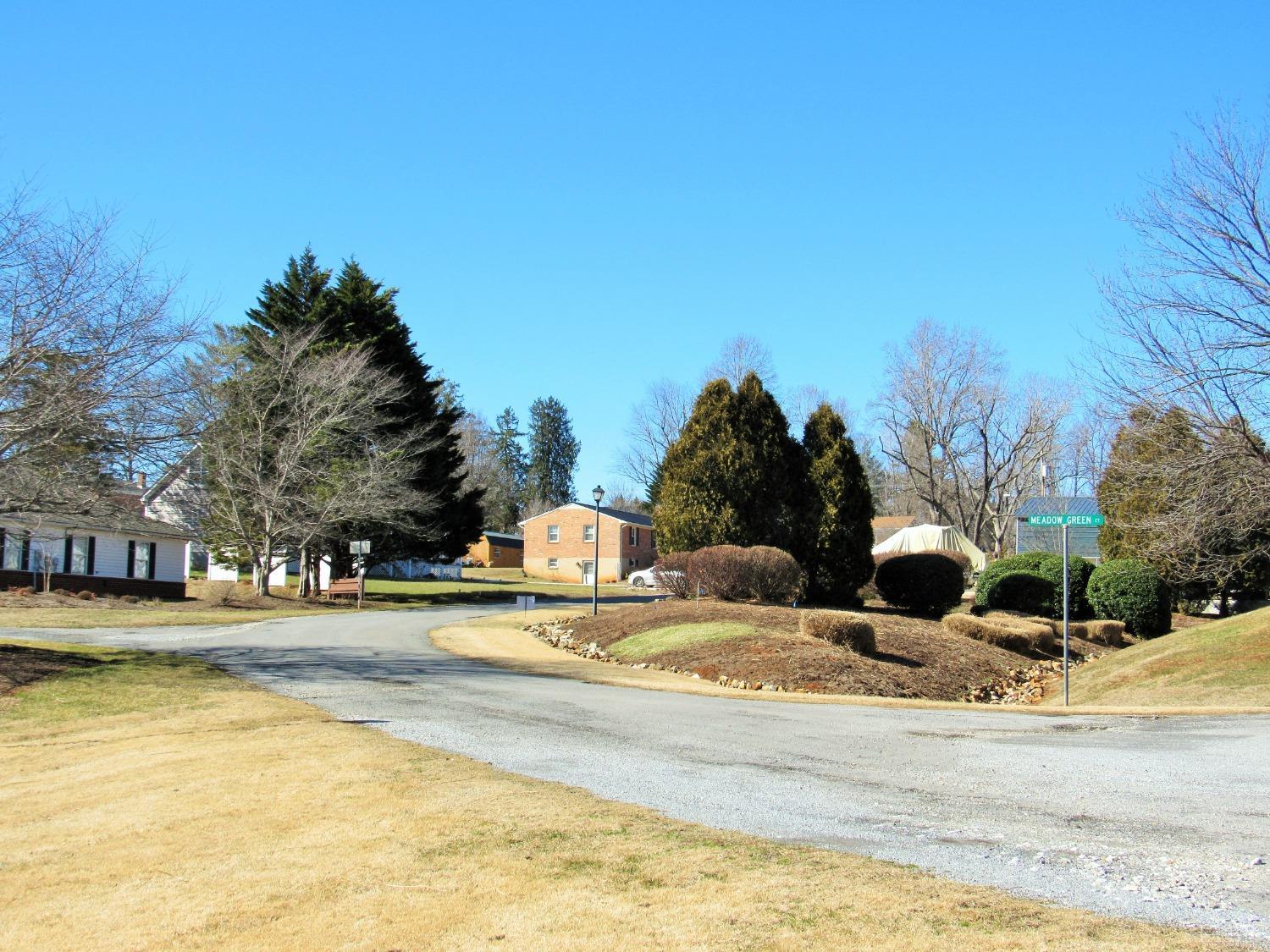 Cedar Street, Amherst, Virginia image 8