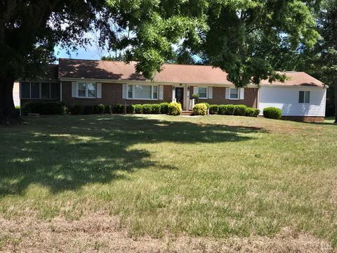 Photo of 6 Mahan Road, Farmville, VA 23901 (MLS # 366622)