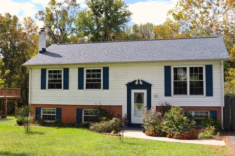 Photo of 6276 Pawnee Dr Dr, Lynchburg, VA 24502 (MLS # 362516)