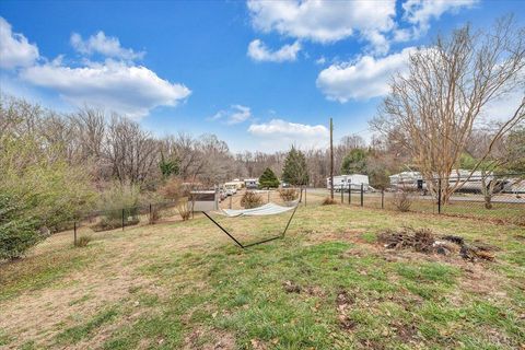 Tiny photo for 1822 Pocahontas Street, Lynchburg, VA 24501 (MLS # 363556)