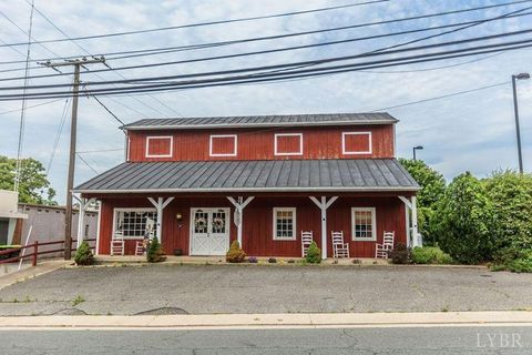 Photo of 263 Court Street, Appomattox, VA 24522 (MLS # 365248)