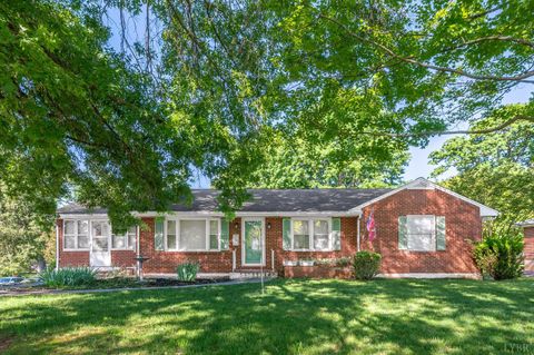 Homes For Sale - 1533 Oakwood Street<br/> Bedford County, Bedford, VA 24523