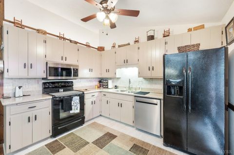 Tiny photo for 1031 Maple Leaf Ct Ct, Forest, VA 24551 (MLS # 362144)