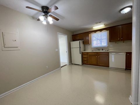 Tiny photo for 1419 Longwood Avenue, Bedford, VA 24523 (MLS # 364535)