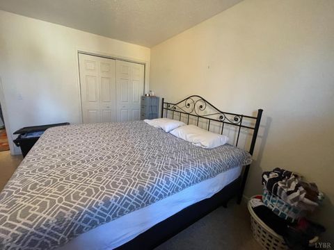 Tiny photo for 1419 Longwood Avenue, Bedford, VA 24523 (MLS # 364535)