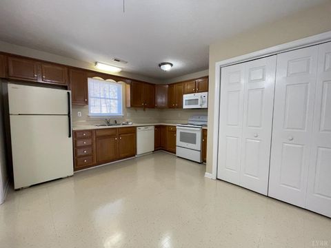 Tiny photo for 1419 Longwood Avenue, Bedford, VA 24523 (MLS # 364535)