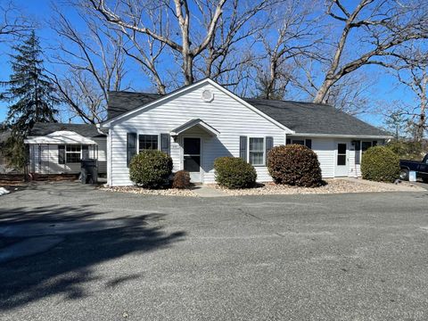 Photo of 1419 Longwood Avenue, Bedford, VA 24523 (MLS # 364535)