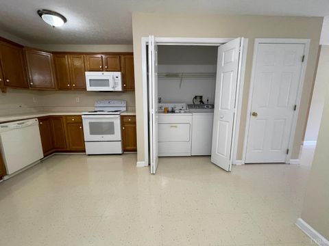 Tiny photo for 1419 Longwood Avenue, Bedford, VA 24523 (MLS # 364535)