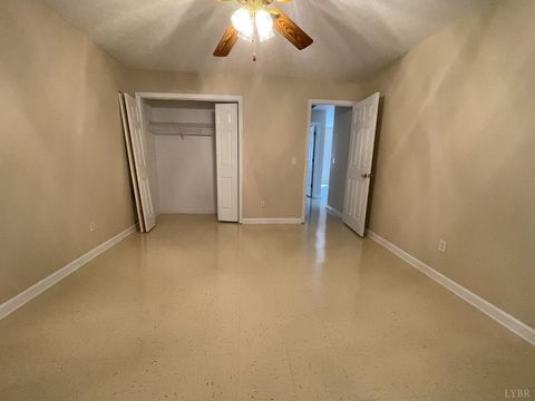 Tiny photo for 1419 Longwood Avenue, Bedford, VA 24523 (MLS # 364535)