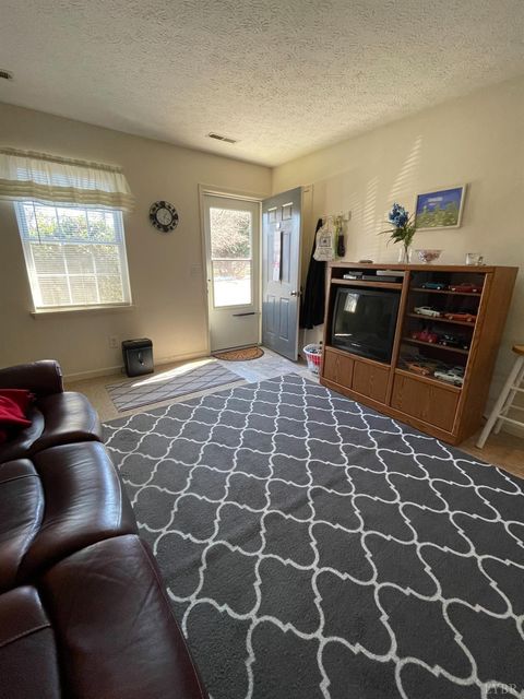 Tiny photo for 1419 Longwood Avenue, Bedford, VA 24523 (MLS # 364535)