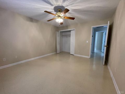 Tiny photo for 1419 Longwood Avenue, Bedford, VA 24523 (MLS # 364535)