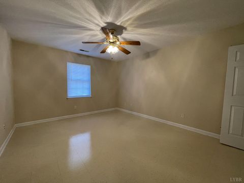 Tiny photo for 1419 Longwood Avenue, Bedford, VA 24523 (MLS # 364535)