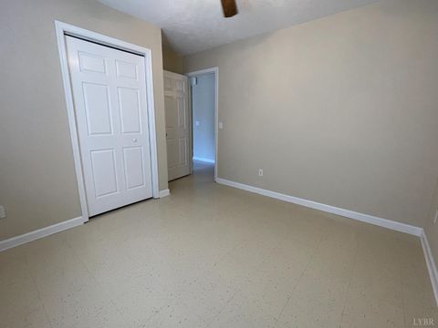 Tiny photo for 1419 Longwood Avenue, Bedford, VA 24523 (MLS # 364535)