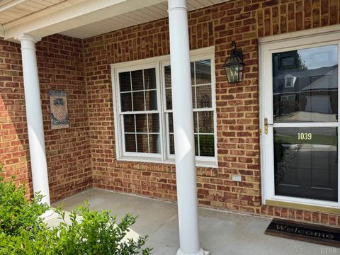 Tiny photo for 1039 Doulton Circle, Lynchburg, VA 24503 (MLS # 362094)