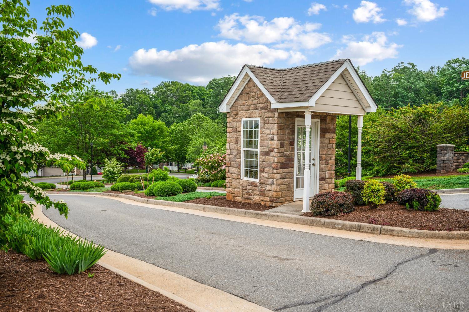 1159 Jefferson Way, Forest, Virginia image 14