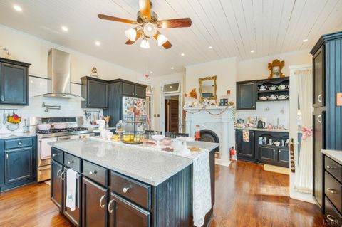 Tiny photo for 211 Cabell Street, Lynchburg, VA 24504 (MLS # 364939)