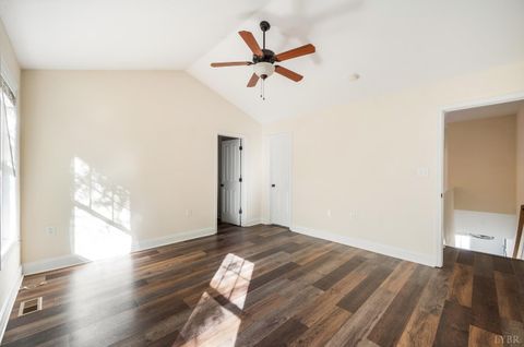 Tiny photo for 3008 Hill St #306, Lynchburg, VA 24501 (MLS # 362678)