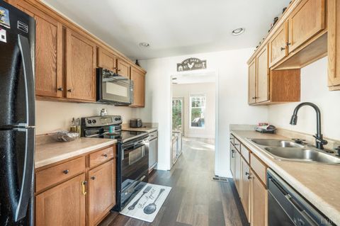 Tiny photo for 3008 Hill St #306, Lynchburg, VA 24501 (MLS # 362678)