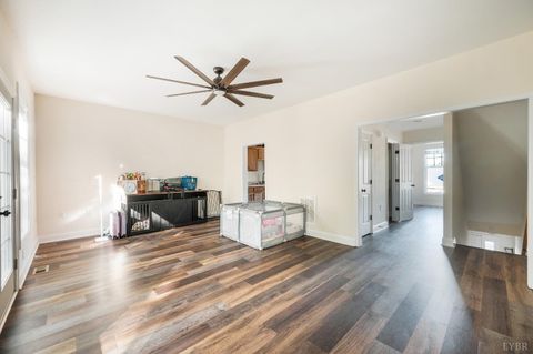 Tiny photo for 3008 Hill St #306, Lynchburg, VA 24501 (MLS # 362678)