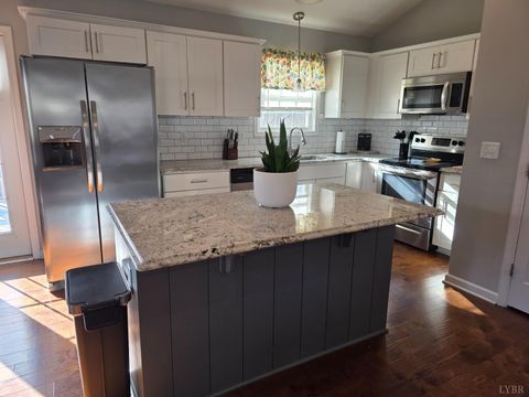 Tiny photo for 424 Patrick Street, Lynchburg, VA 24501 (MLS # 363953)