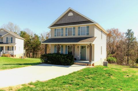 Tiny photo for 133 Bennett Dr Dr, Lynchburg, VA 24501 (MLS # 365357)