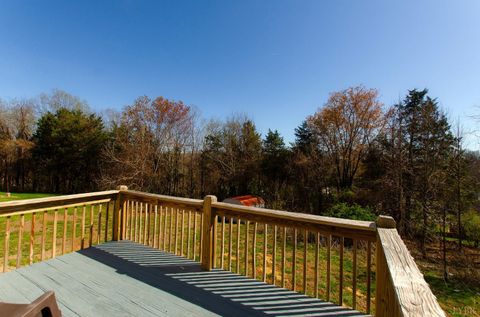 Tiny photo for 133 Bennett Dr Dr, Lynchburg, VA 24501 (MLS # 365357)