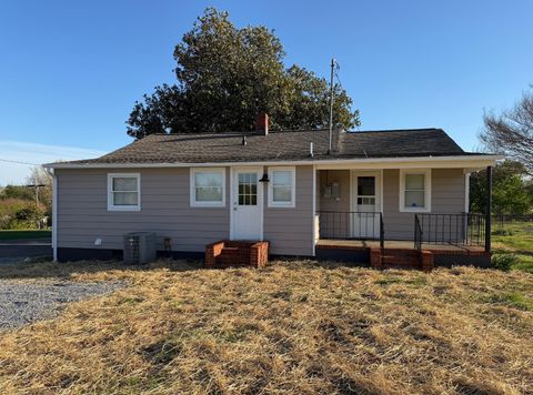 Tiny photo for 127 Campbell Street, Madison Heights, VA 24572 (MLS # 365634)