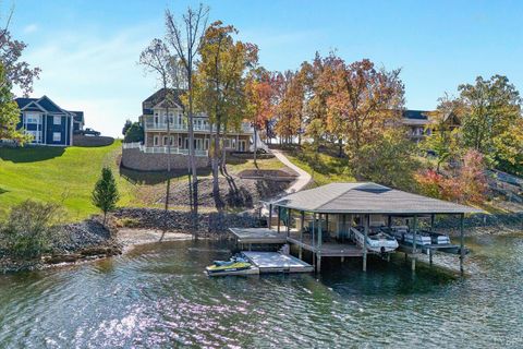 Photo of 803 Compass Cove Circle, Moneta, VA 24121 (MLS # 362871)
