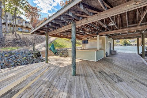 Tiny photo for 803 Compass Cove Circle, Moneta, VA 24121 (MLS # 362871)