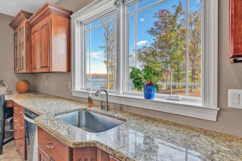 Tiny photo for 803 Compass Cove Circle, Moneta, VA 24121 (MLS # 362871)