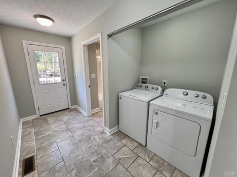 Tiny photo for 207 VES Road, Lynchburg, VA 24503 (MLS # 361870)