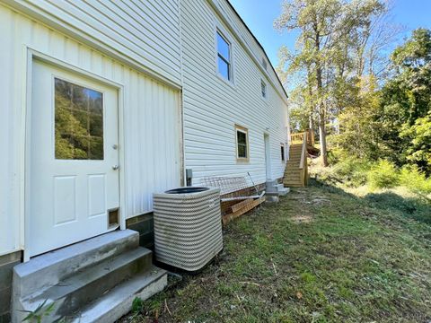 Tiny photo for 207 VES Road, Lynchburg, VA 24503 (MLS # 361870)