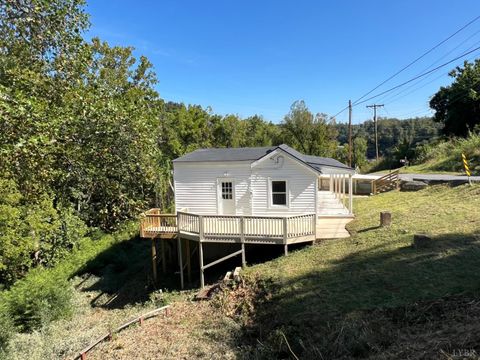 Tiny photo for 207 VES Road, Lynchburg, VA 24503 (MLS # 361870)