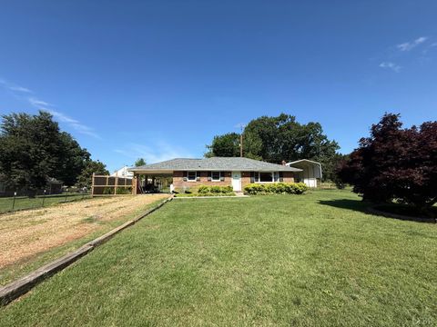 Homes For Sale - 124 Coffey Street<br/> Gretna, VA 24557