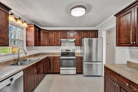 Tiny photo for 385 Tanglewood Drive, Christiansburg, VA 24073 (MLS # 365497)