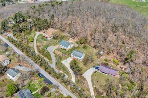 Tiny photo for 385 Tanglewood Drive, Christiansburg, VA 24073 (MLS # 365497)