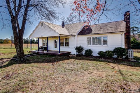 Tiny photo for 3292 Payneton Road, Chatham, VA 24531 (MLS # 363151)