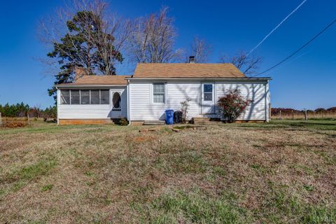 Tiny photo for 3292 Payneton Road, Chatham, VA 24531 (MLS # 363151)