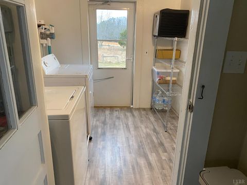 Tiny photo for 3292 Payneton Road, Chatham, VA 24531 (MLS # 363151)