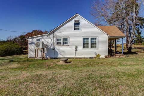 Tiny photo for 3292 Payneton Road, Chatham, VA 24531 (MLS # 363151)