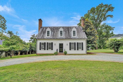 Photo of 3249 Landon Street, Lynchburg, VA 24503 (MLS # 361488)